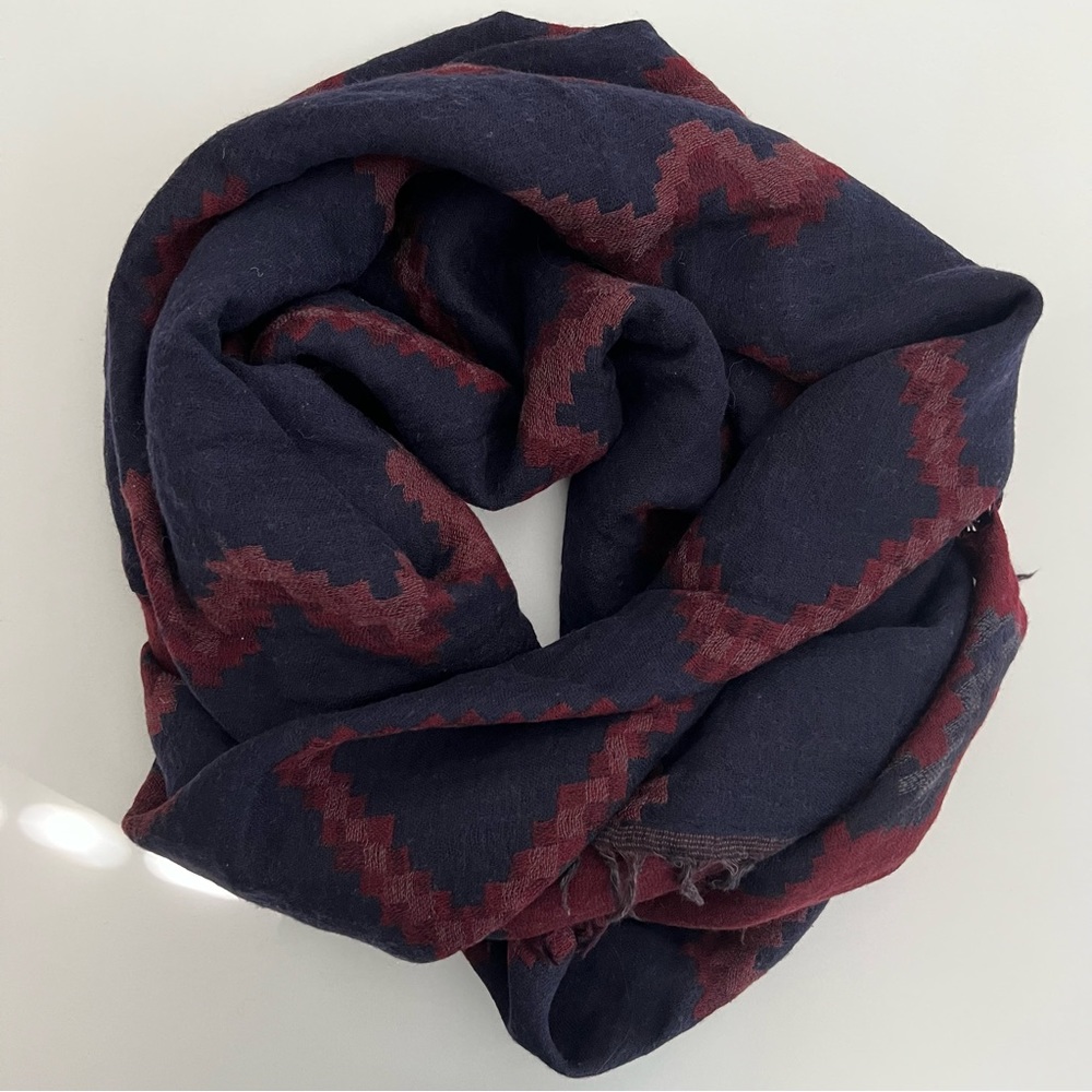 Aritzia classic Wilfred blanket diamond mosaic scarf - reversable